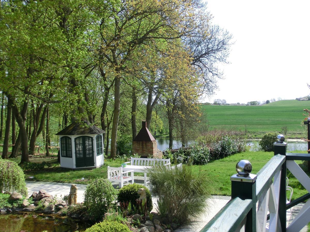 Domane Neu Gaarz Hostel Exterior photo