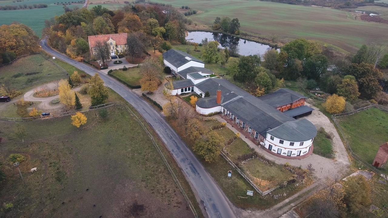 Domane Neu Gaarz Hostel Exterior photo